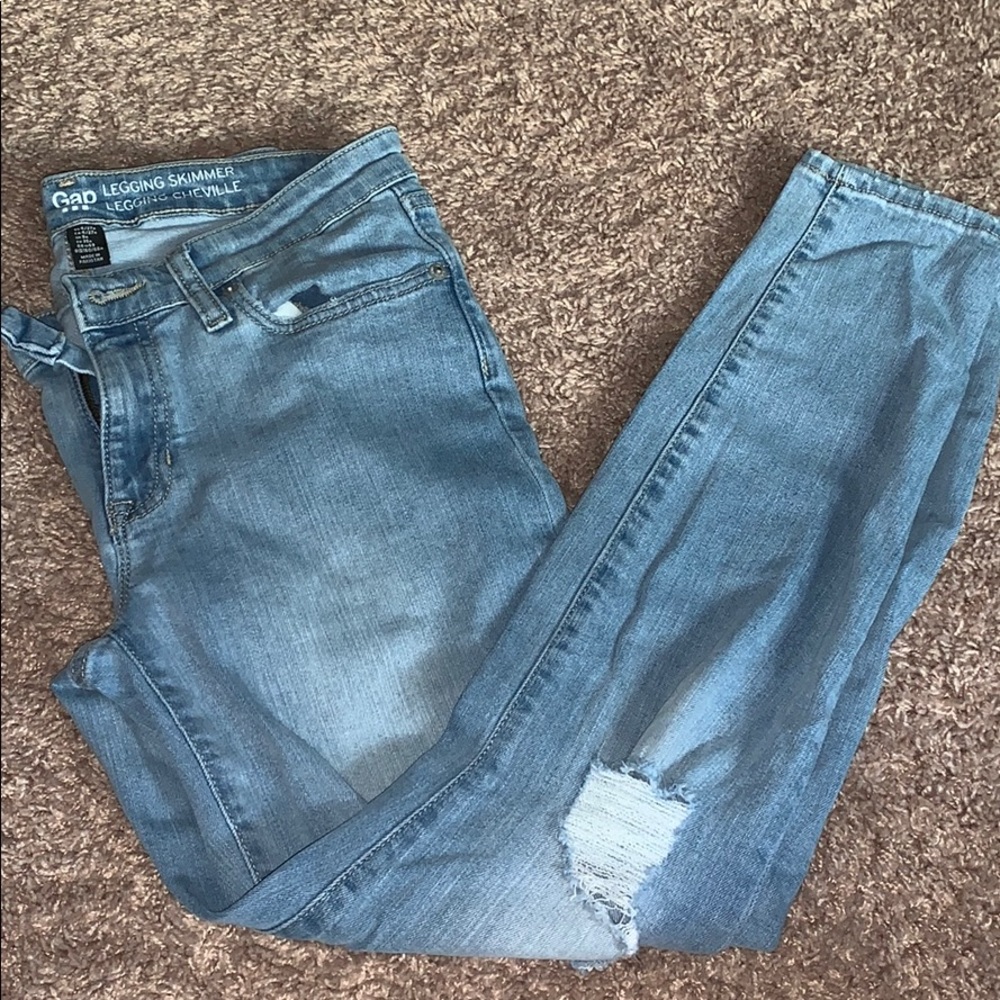 Light destressed skinny jeans